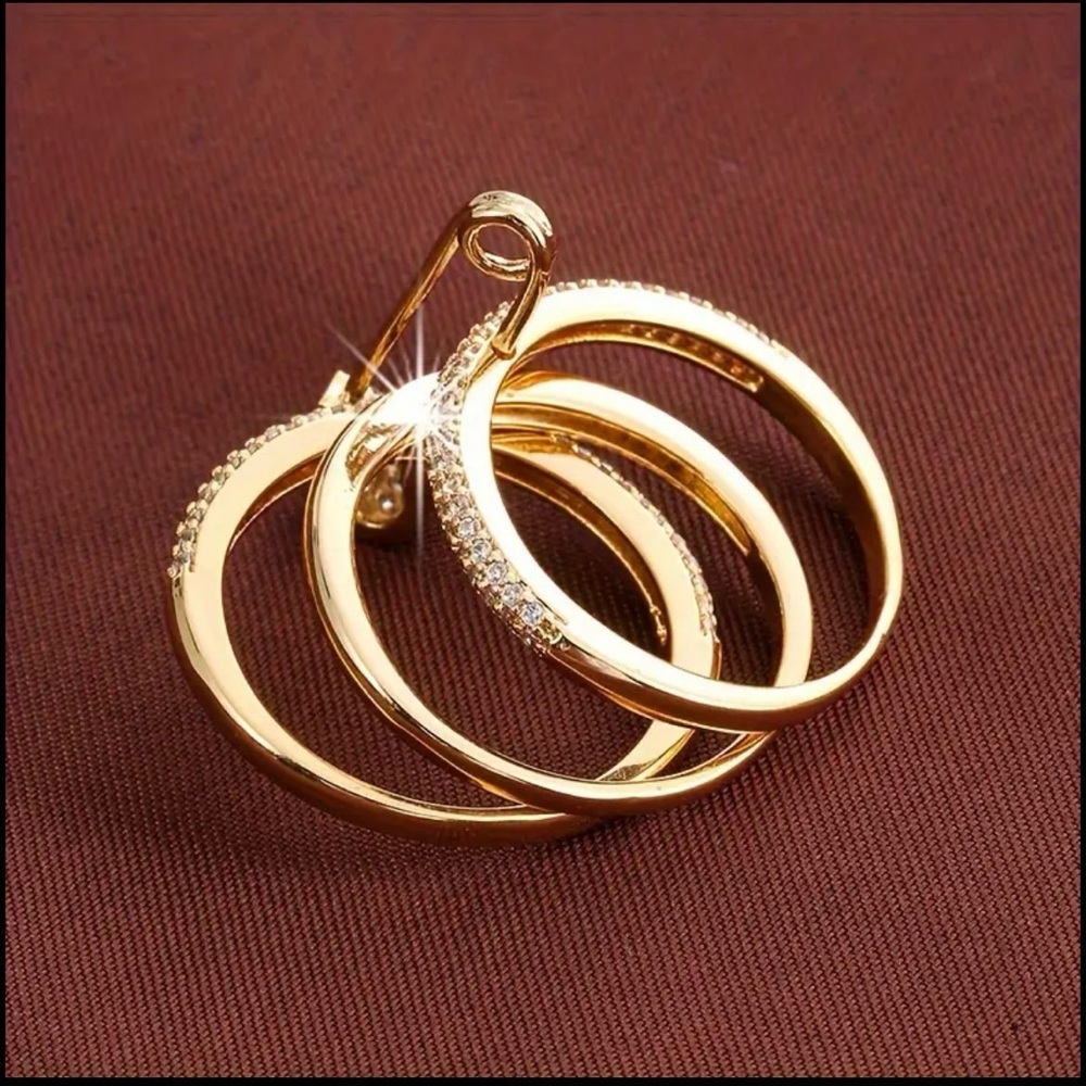 Multi-layer gold tone safety pin ring with cubic zirconia - Picture 4 of 9